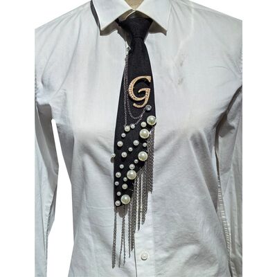 Wholesale Letter G Pearl Brooch Necktie Handmade Faux Pearl Alphabet Pin with Iron Chain Tassel Decorative Polyester Tie for Women (Black)