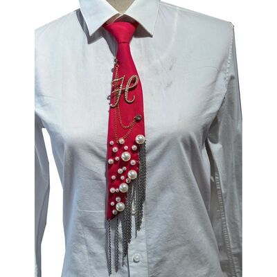 Wholesale Letter H Pearl Brooch Necktie Handmade Faux Pearl Alphabet Pin with Iron Chain Tassel Decorative Polyester Tie for Women (Red)