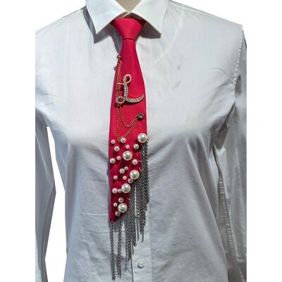 Wholesale Letter L Pearl Brooch Necktie Handmade Faux Pearl Alphabet Pin with Iron Chain Tassel Decorative Polyester Tie for Women (Red)