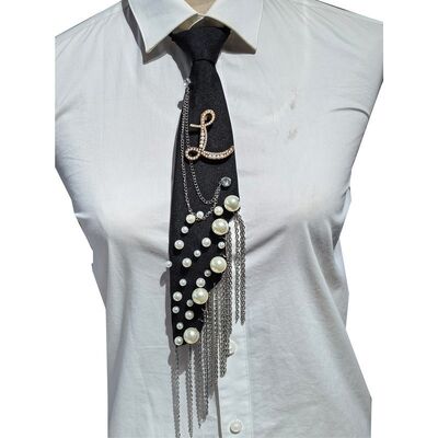 Wholesale Letter L Pearl Brooch Necktie Handmade Faux Pearl Alphabet Pin with Iron Chain Tassel Decorative Polyester Tie for Women (Black)
