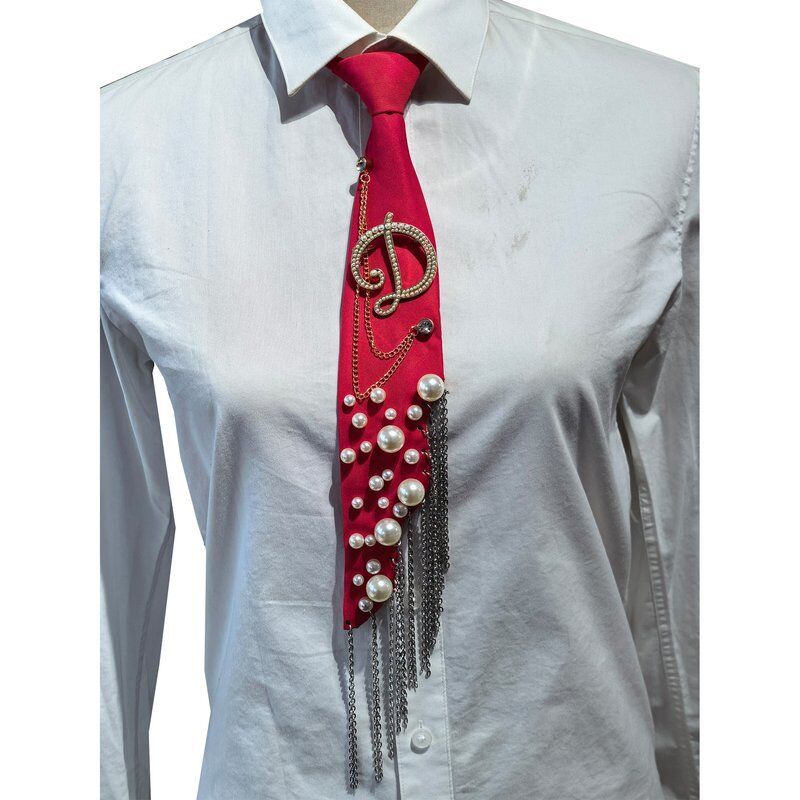 Wholesale Letter D Pearl Brooch Necktie Handmade Faux Pearl Alphabet Pin with Iron Chain Tassel Decorative Polyester Tie for Women (Red)