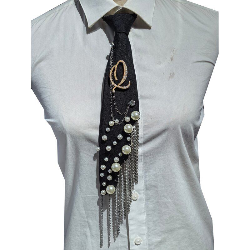 Wholesale Letter Q Pearl Brooch Necktie Handmade Faux Pearl Alphabet Pin with Iron Chain Tassel Decorative Polyester Tie for Women (Black)
