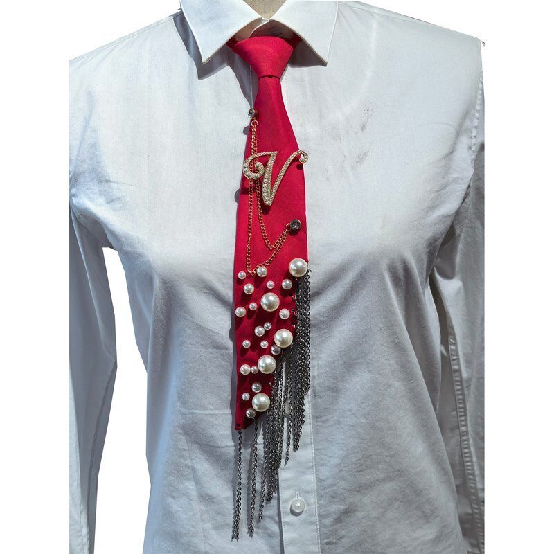 Wholesale Letter V Pearl Brooch Necktie Handmade Faux Pearl Alphabet Pin with Iron Chain Tassel Decorative Polyester Tie for Women (Red)
